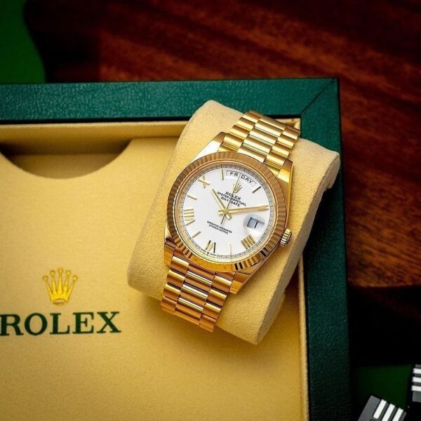ROLEX 228238 DAY-DATE 40MM PRESIDENT 18K YELLOW GOLD SILVER ROMAN DIAL - Image 6