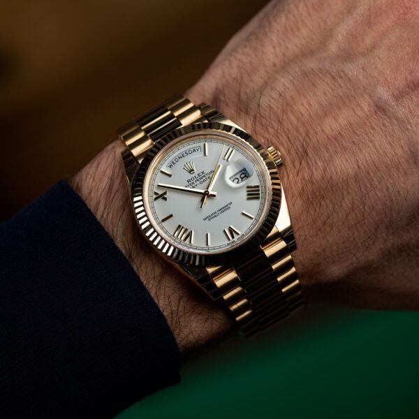 ROLEX 228238 DAY-DATE 40MM PRESIDENT 18K YELLOW GOLD SILVER ROMAN DIAL - Image 8