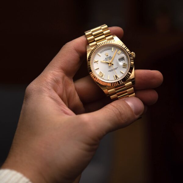 ROLEX 228238 DAY-DATE 40MM PRESIDENT 18K YELLOW GOLD SILVER ROMAN DIAL - Image 3
