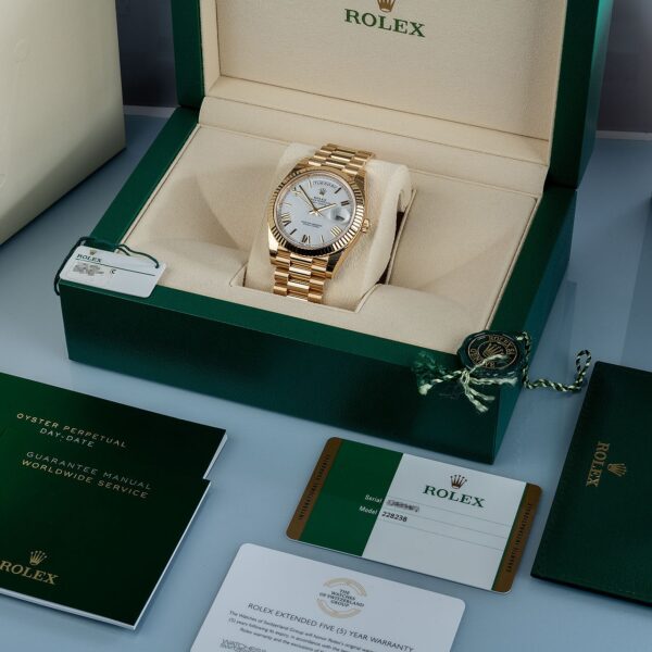 ROLEX 228238 DAY-DATE 40MM PRESIDENT 18K YELLOW GOLD SILVER ROMAN DIAL - Image 11