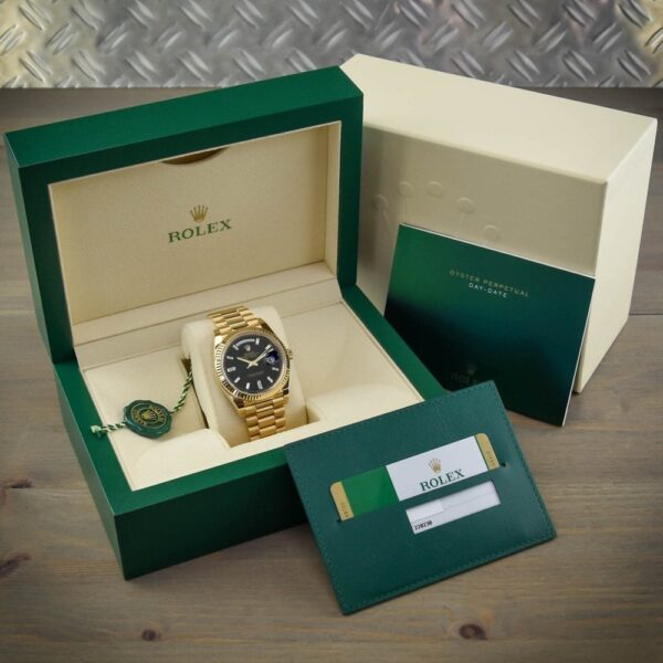 ROLEX 228238 DAY-DATE 40MM PRESIDENT 18K YELLOW GOLD SILVER ROMAN DIAL - Image 15