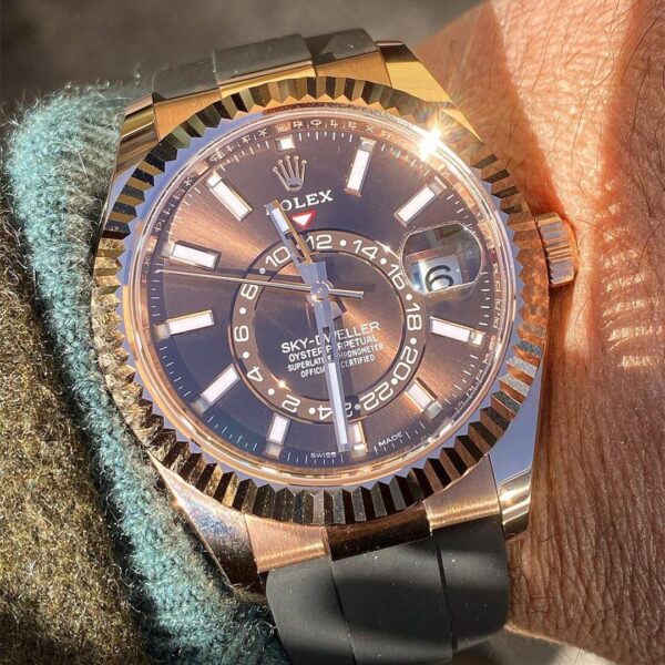 Rolex Sky-Dweller Oyster 42 mm Everose gold 326235-0005 New - Image 2